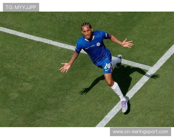 切尔西连续传递瓦解防守，帕尔默小角度抽射破门